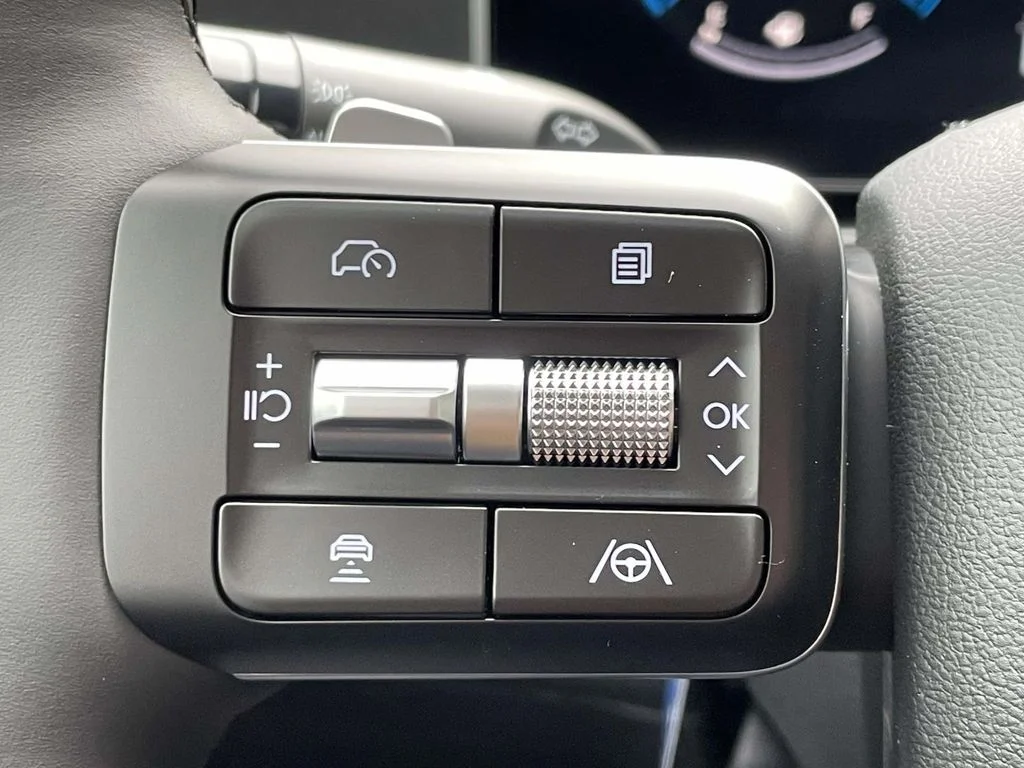 New 2026 Silver Hyundai SE image 21