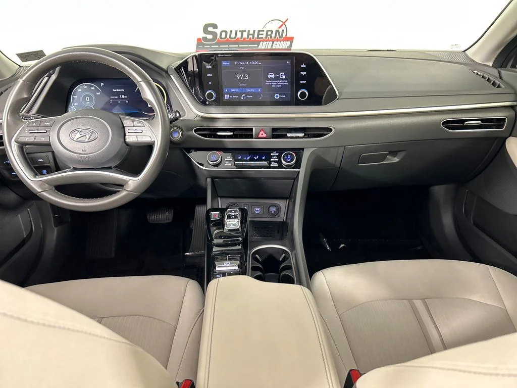 Used 2022 Gray Hyundai SEL image 18