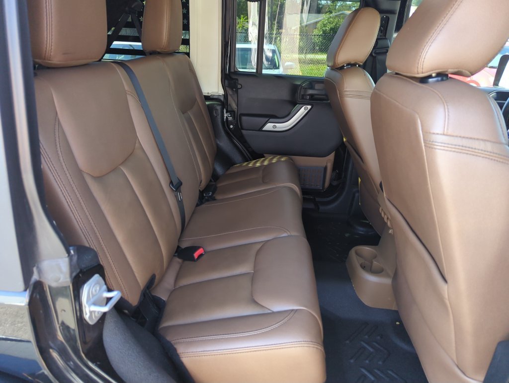 Used 2015 Black Jeep Unlimited Sahara image 30