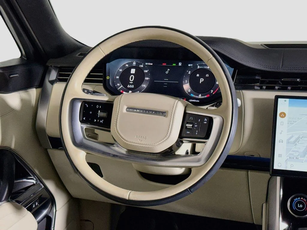 Used 2023 Blue Land Rover SE image 10