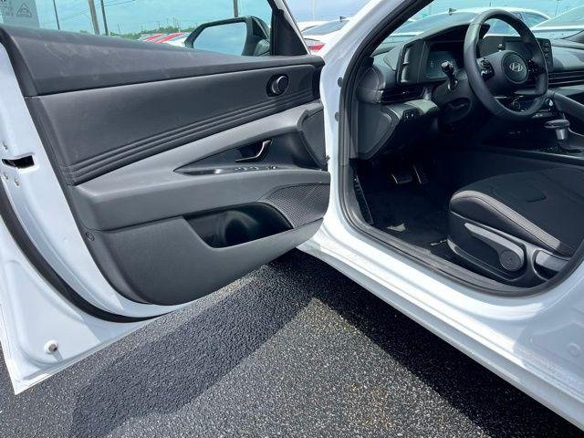 New 2026 White Hyundai SEL Sport image 14