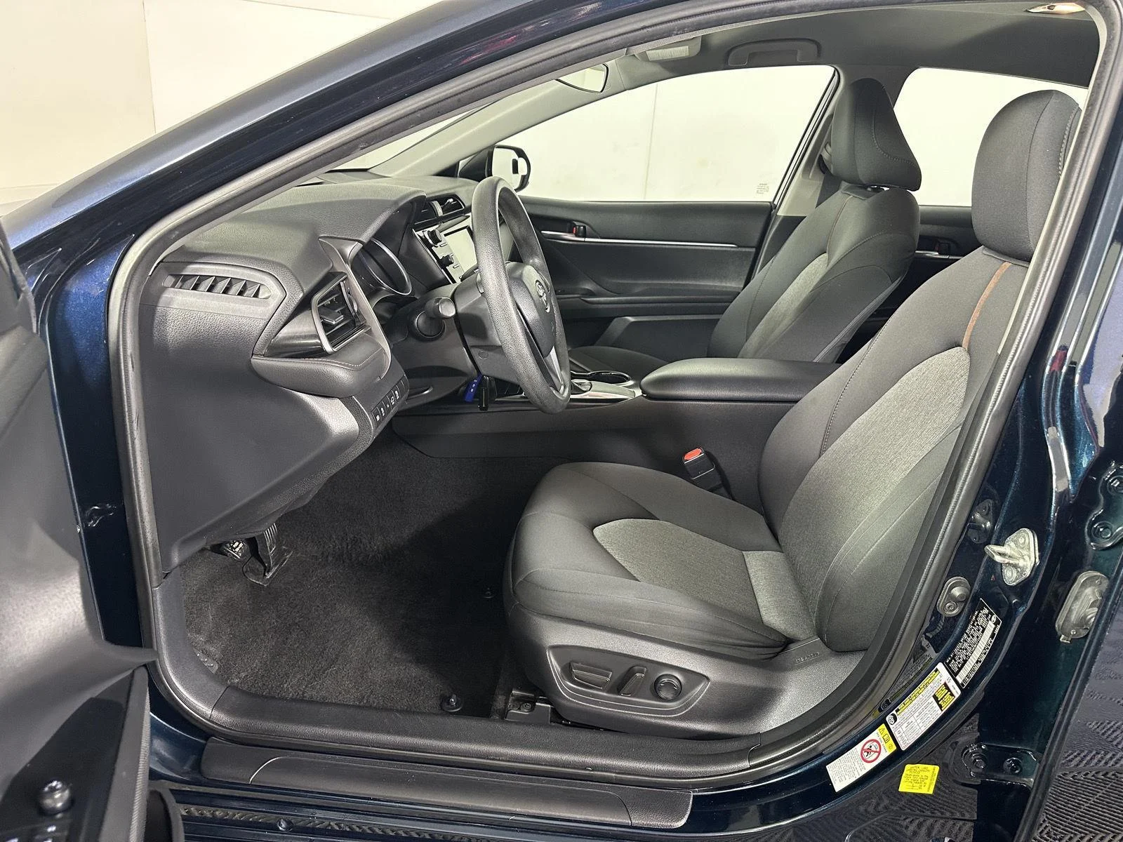 Used 2019 Galactic Aqua Mica Toyota LE image 21