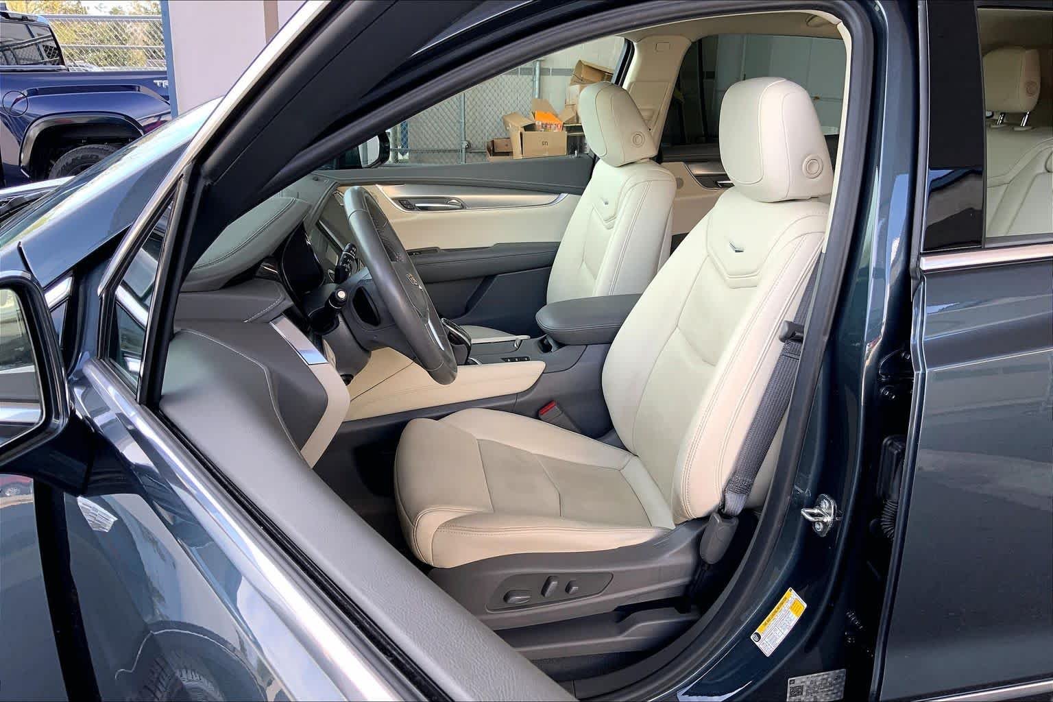 Used 2019 Shadow Metallic Cadillac Premium Luxury AWD image 8