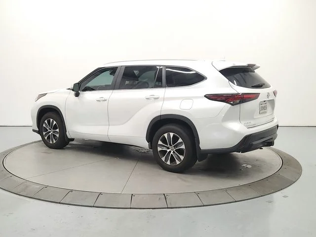 Used 2024 Beige Toyota XLE image 6