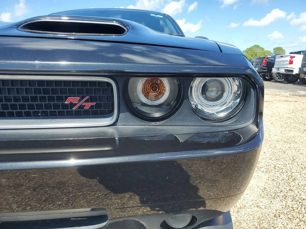 Used 2009 Black Dodge R/T image 24