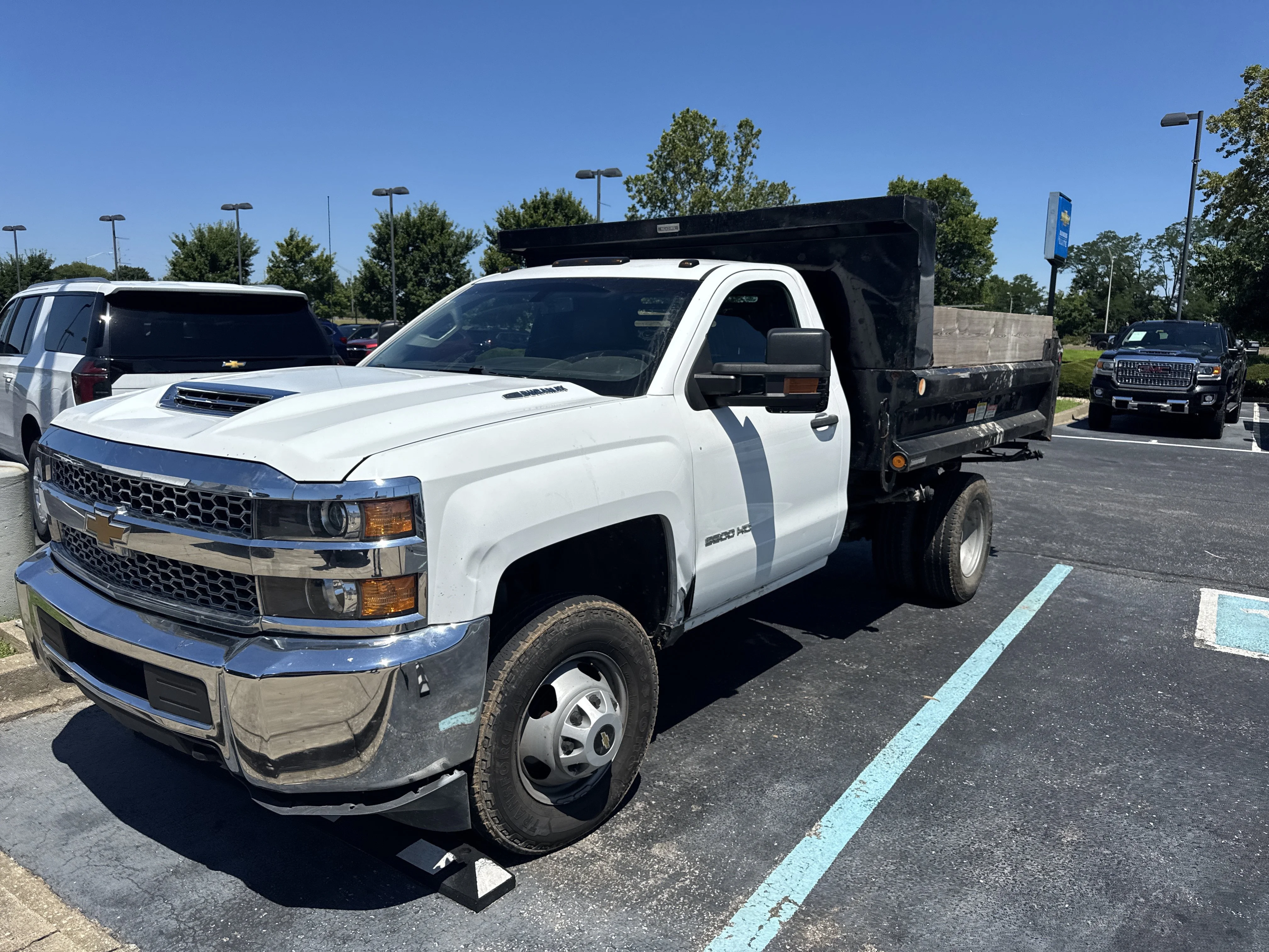 Used 2019 Summit White Chevrolet WT image 3