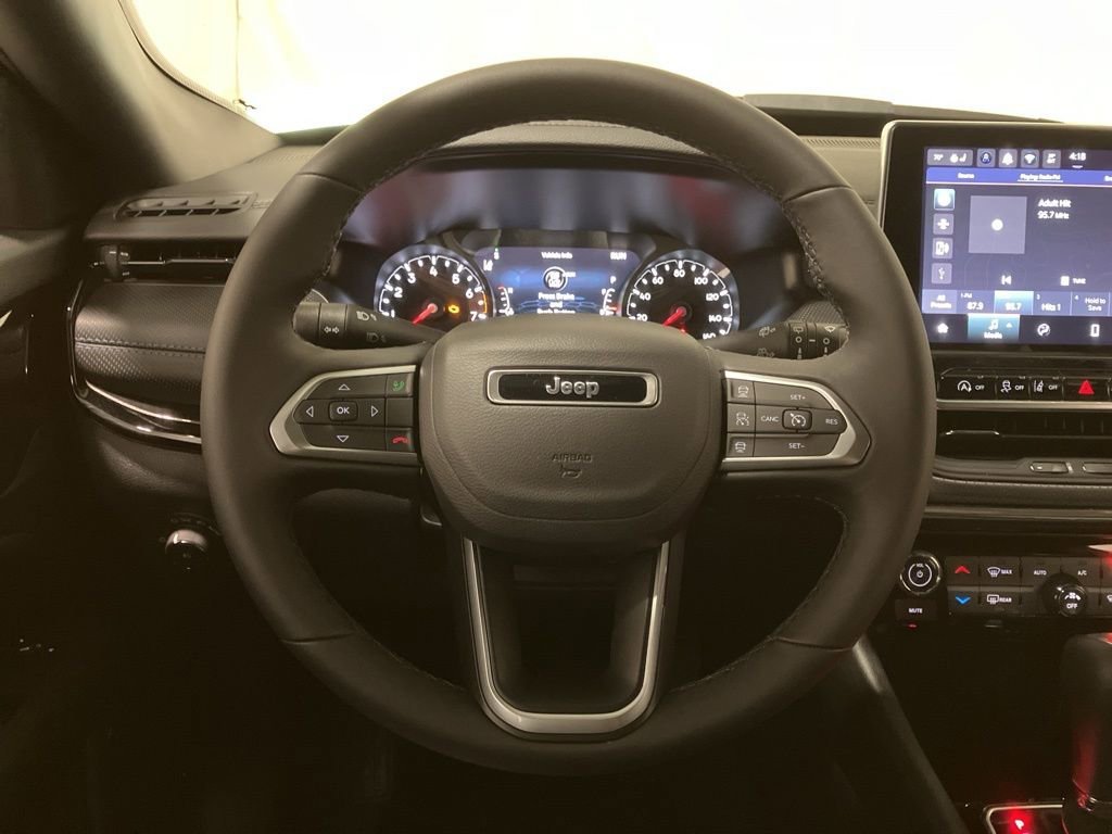 New 2026 Hydro Blue Pearl-Coat Exterior Paint Jeep Limited Altitude image 3