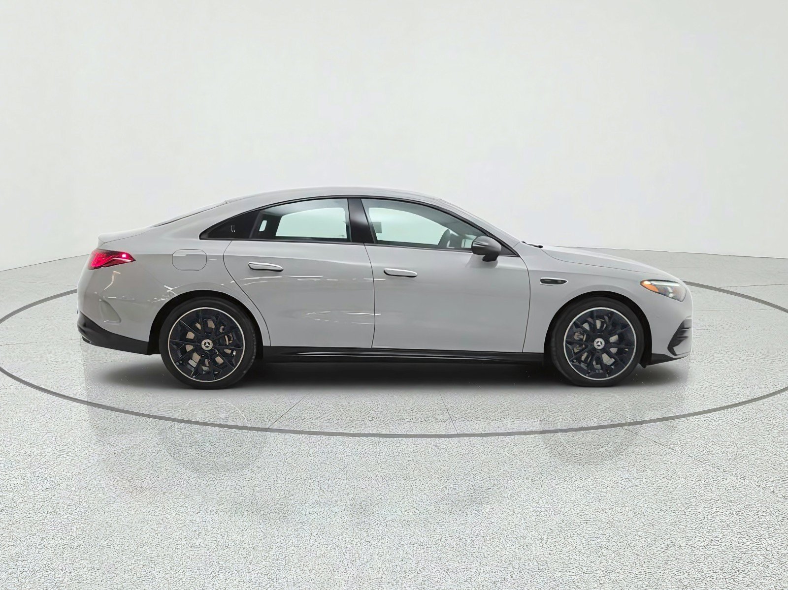 New 2027 MANUFAKTUR Alpine Grey Mercedes-Benz CLA 250+ Electric image 25