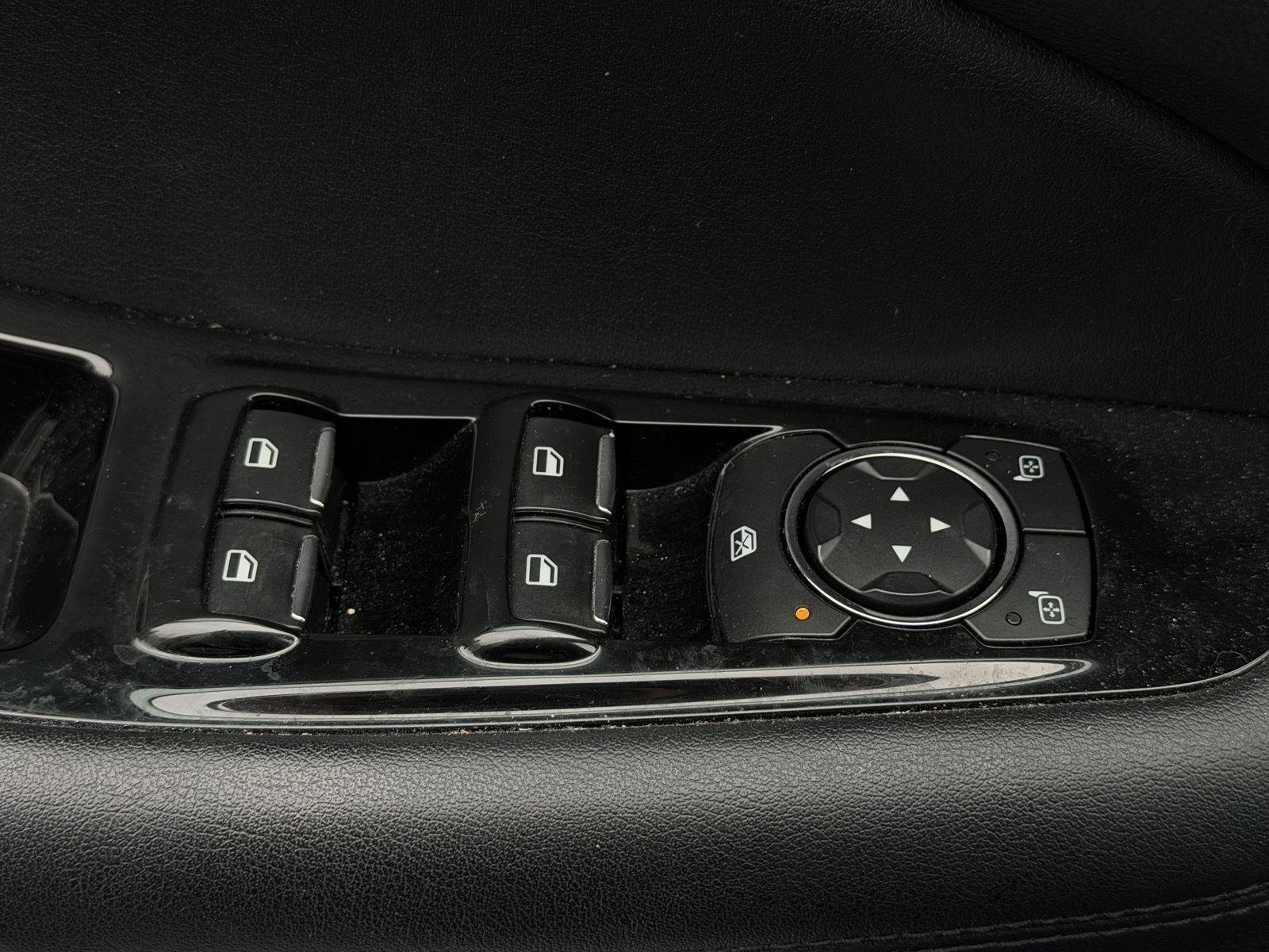 Used 2018 Ingot Silver Ford SEL image 6