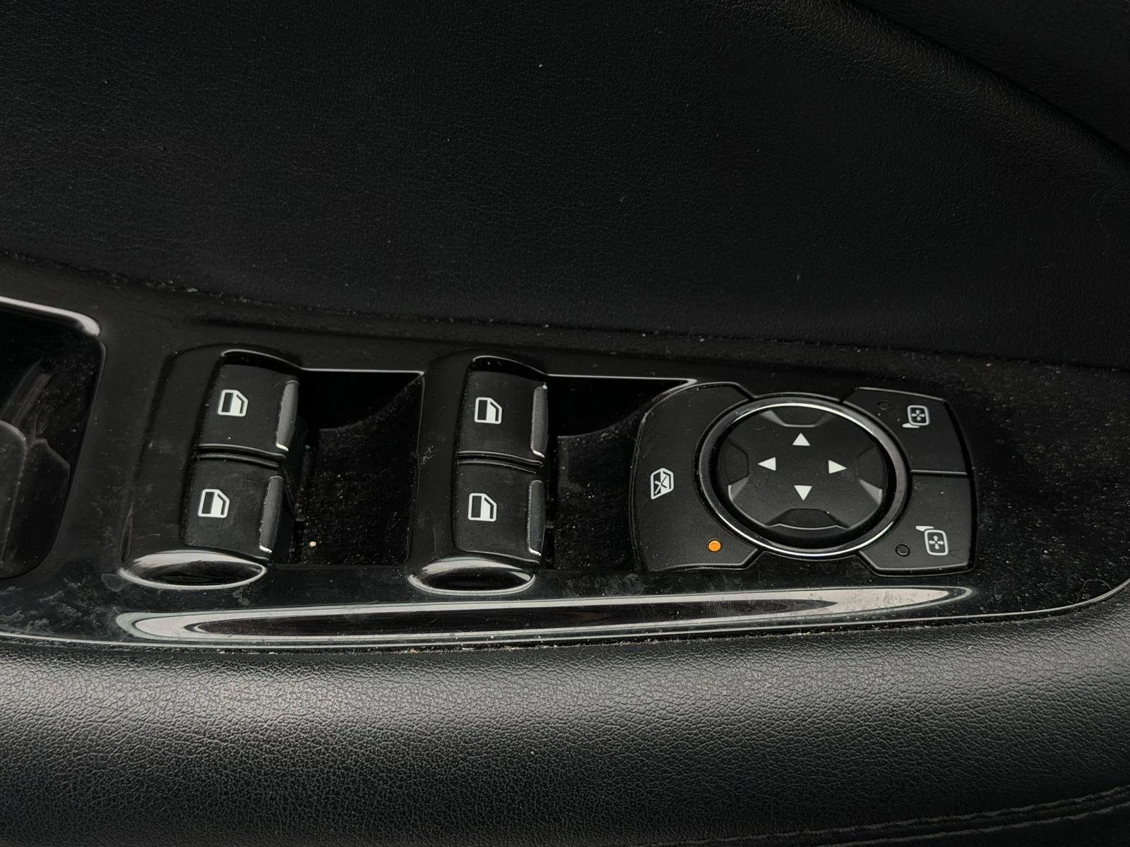 Used 2018 Ingot Silver Ford SEL image 6
