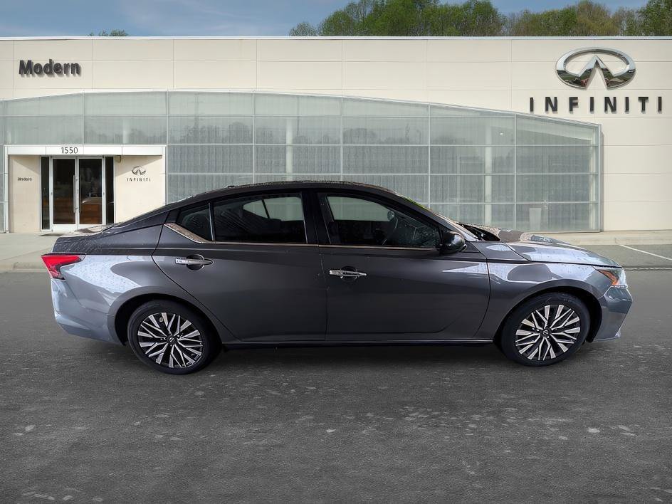 Used 2025 Gun Metallic Nissan SV image 3