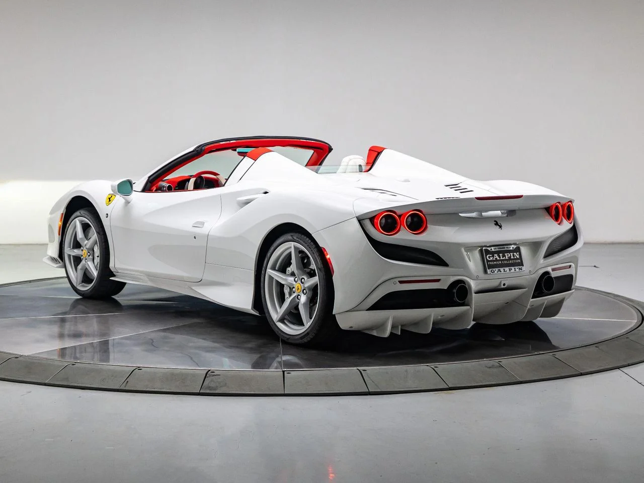Used 2022 Bianco Cervino - Extra Campionario Ferrari Spider image 3