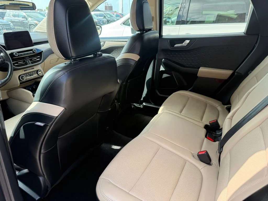 Used 2020 Silver Ford SEL image 4