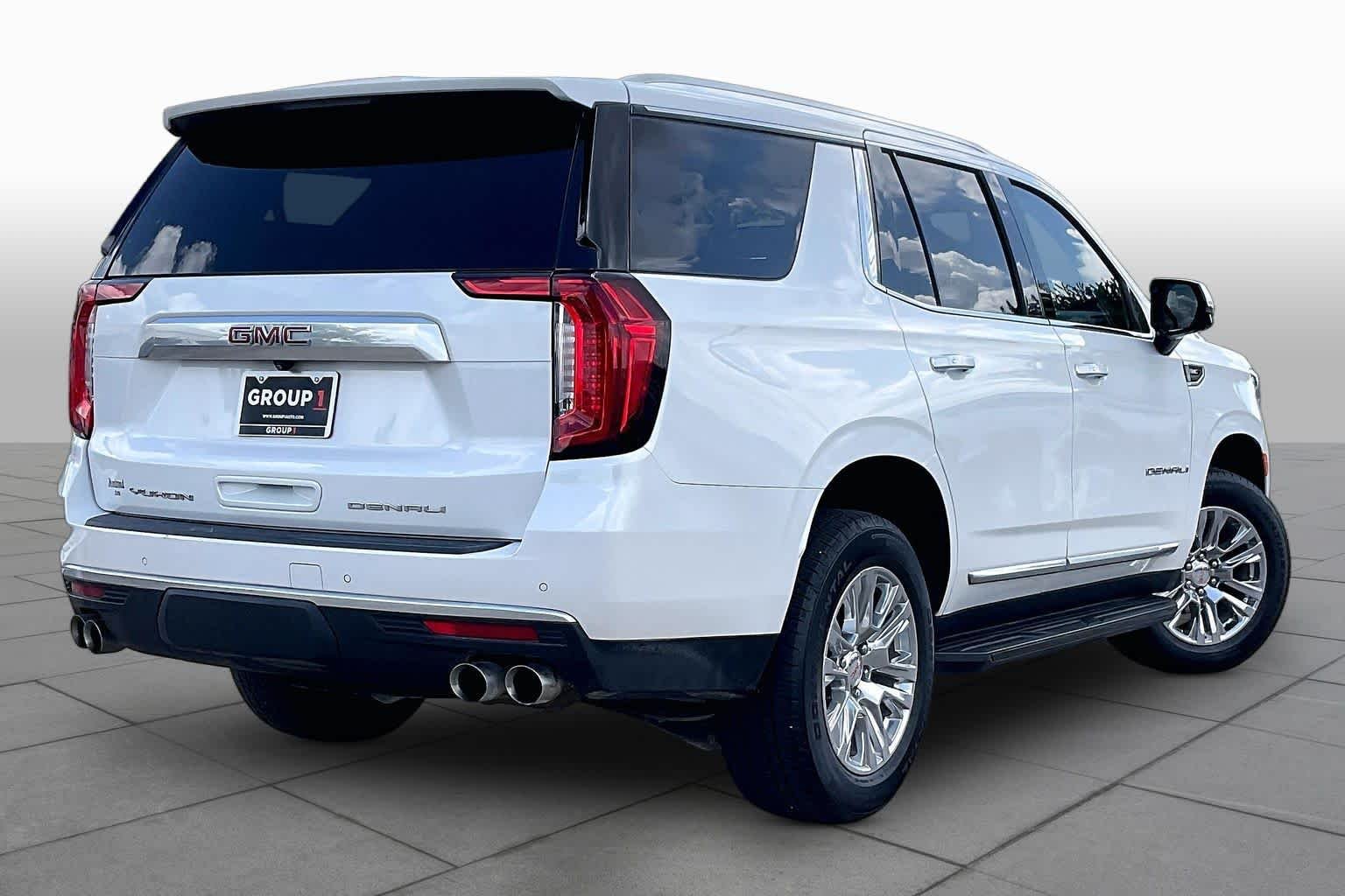 Used 2024 White Frost Tricoat GMC Denali image 12