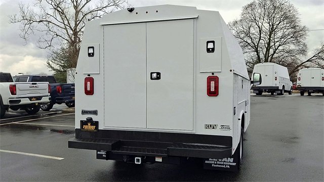 New 2025 Summit White GMC 1WT image 8