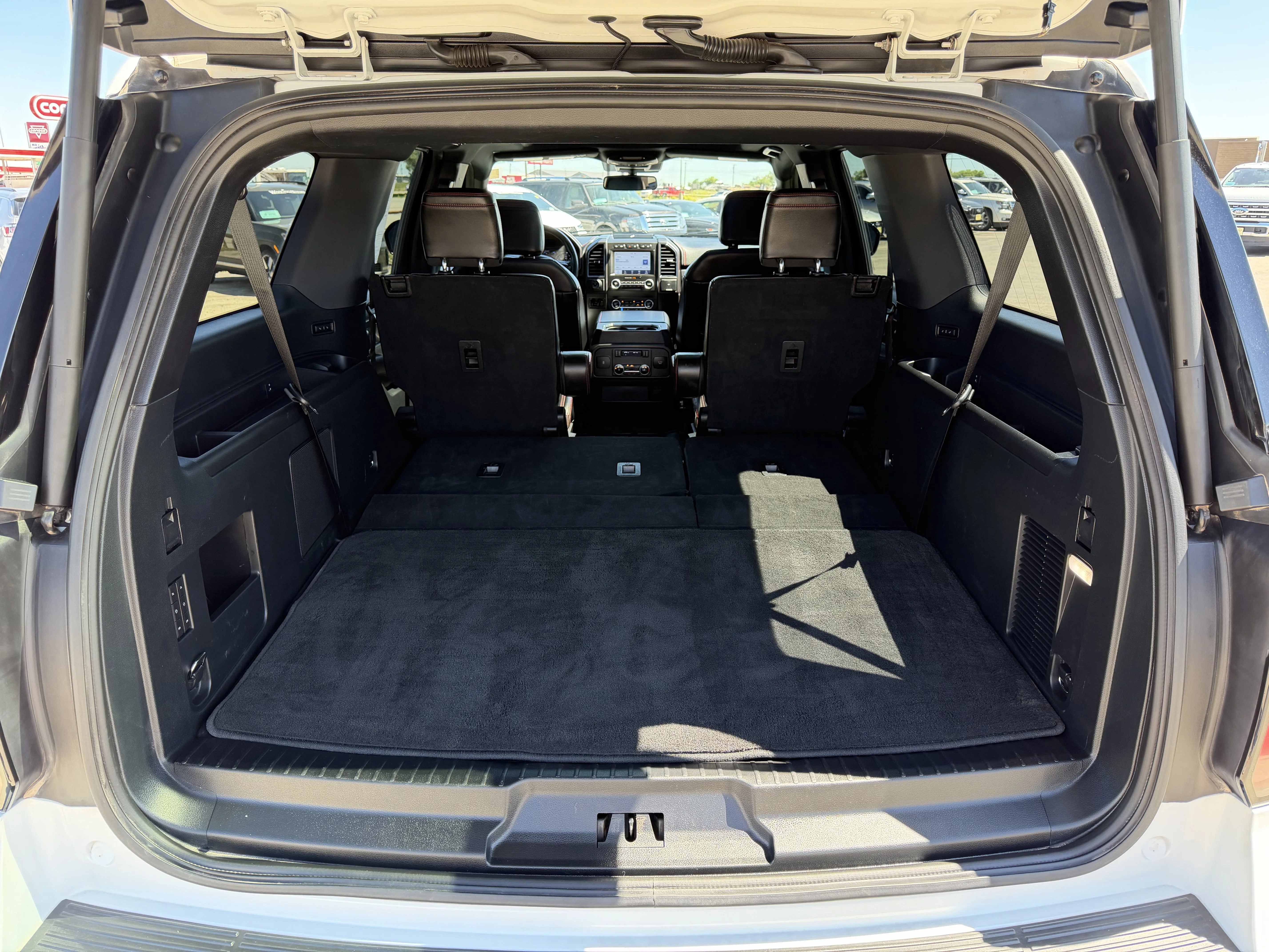 Used 2021 White Ford Limited image 10