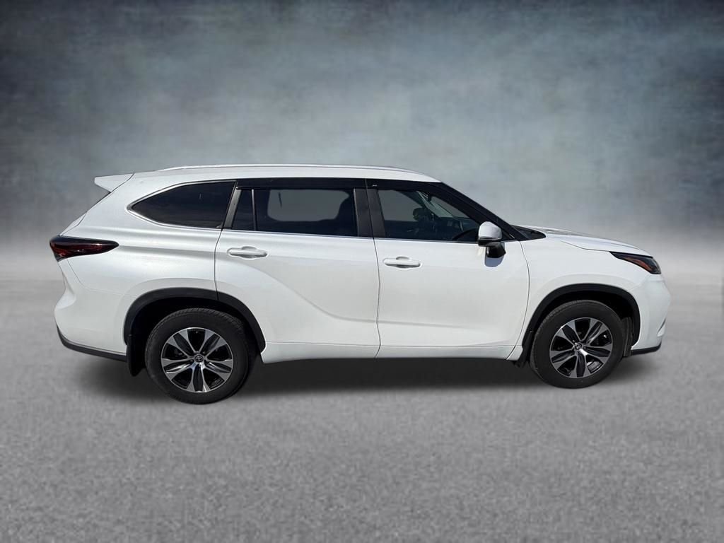 Used 2024 Beige Toyota XLE image 7