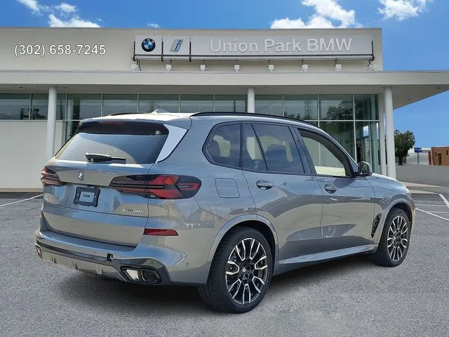 New 2026 Skyscraper Grey Metallic BMW xDrive50e image 4