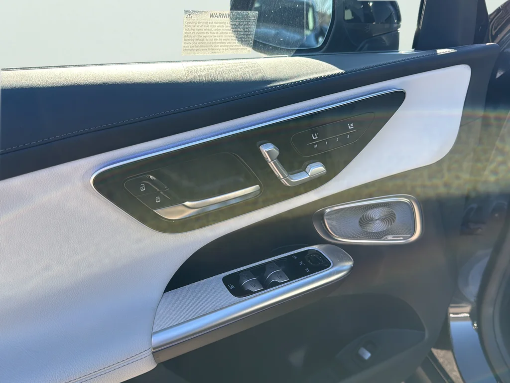 New 2026 Graphite Grey Metallic Mercedes-Benz GLC 300 image 10