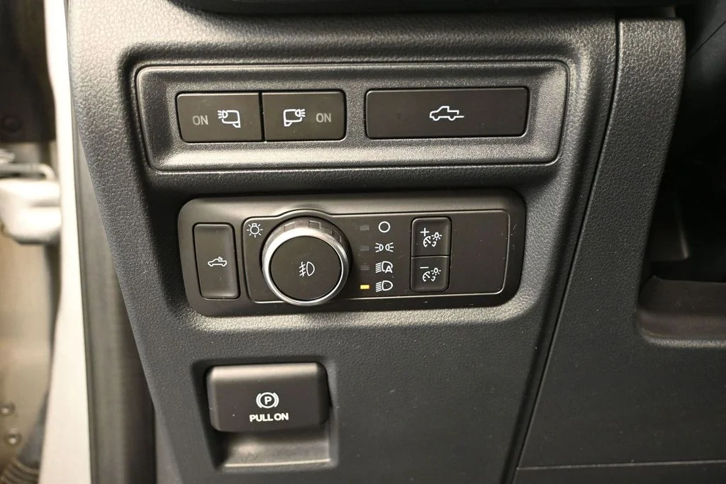 Used 2022 Silver Ford XLT image 25