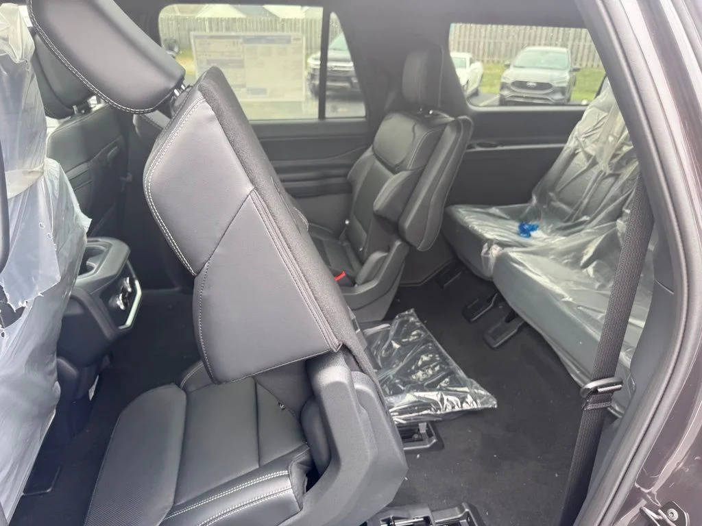 New 2027 Dark Matter Gray Metallic Ford MAX Platinum image 36