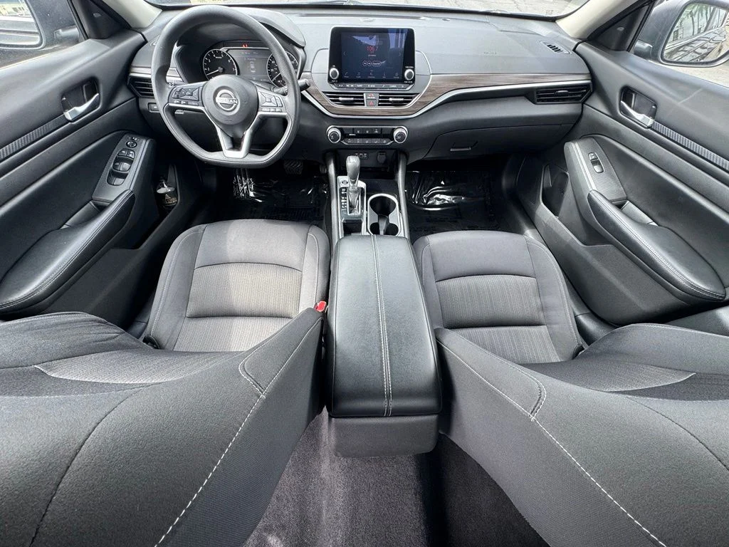 Used 2024 Black Nissan 2.5 SV image 28