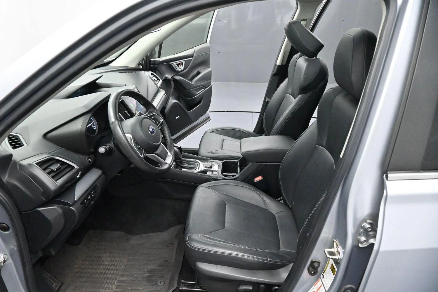 Used 2020 Ice Silver Metallic Subaru Limited image 11