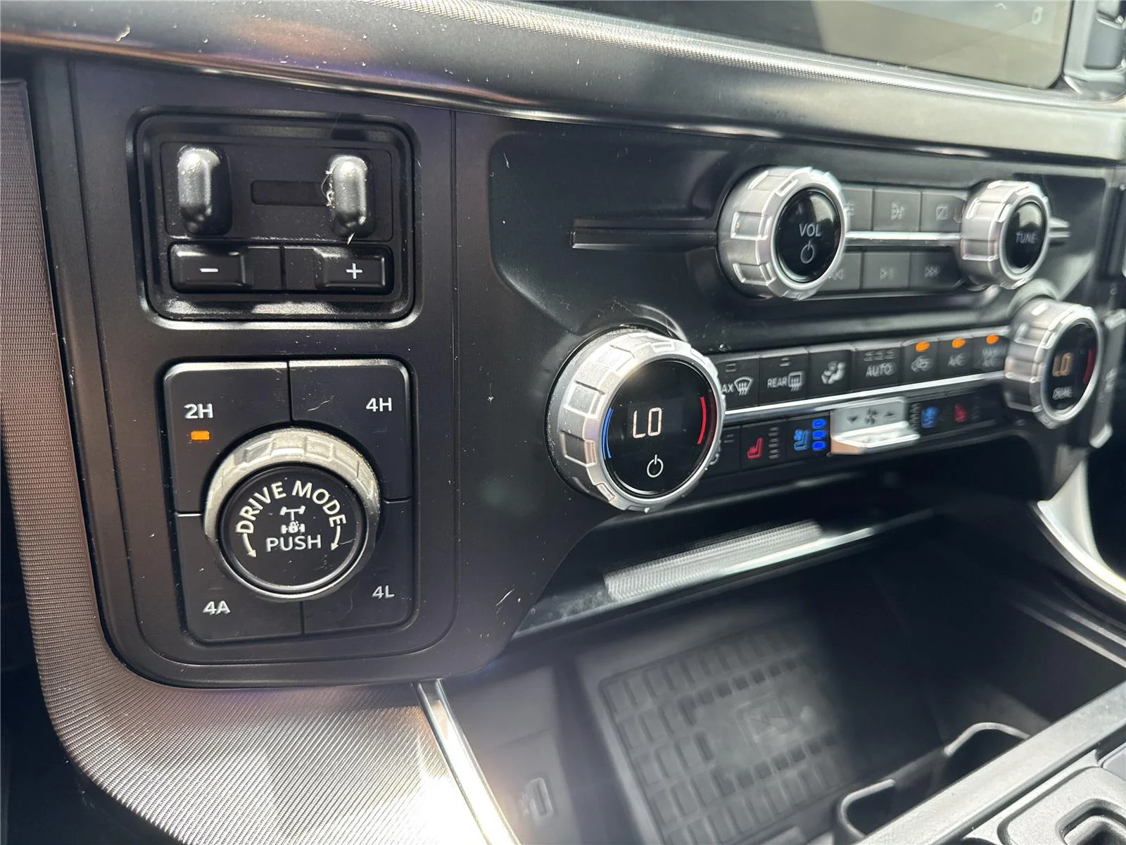 Used 2021 Carbonized Gray Ford Platinum image 31