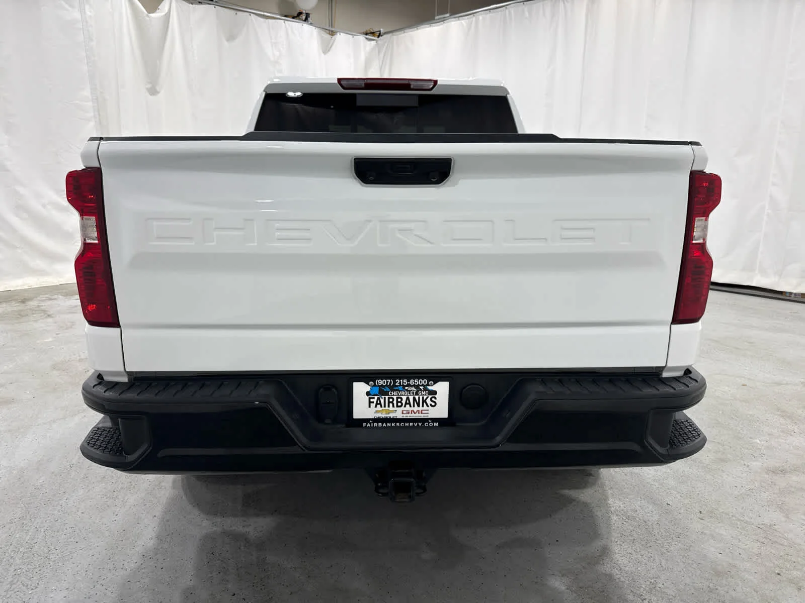 Used 2025 Summit White Chevrolet LT image 2
