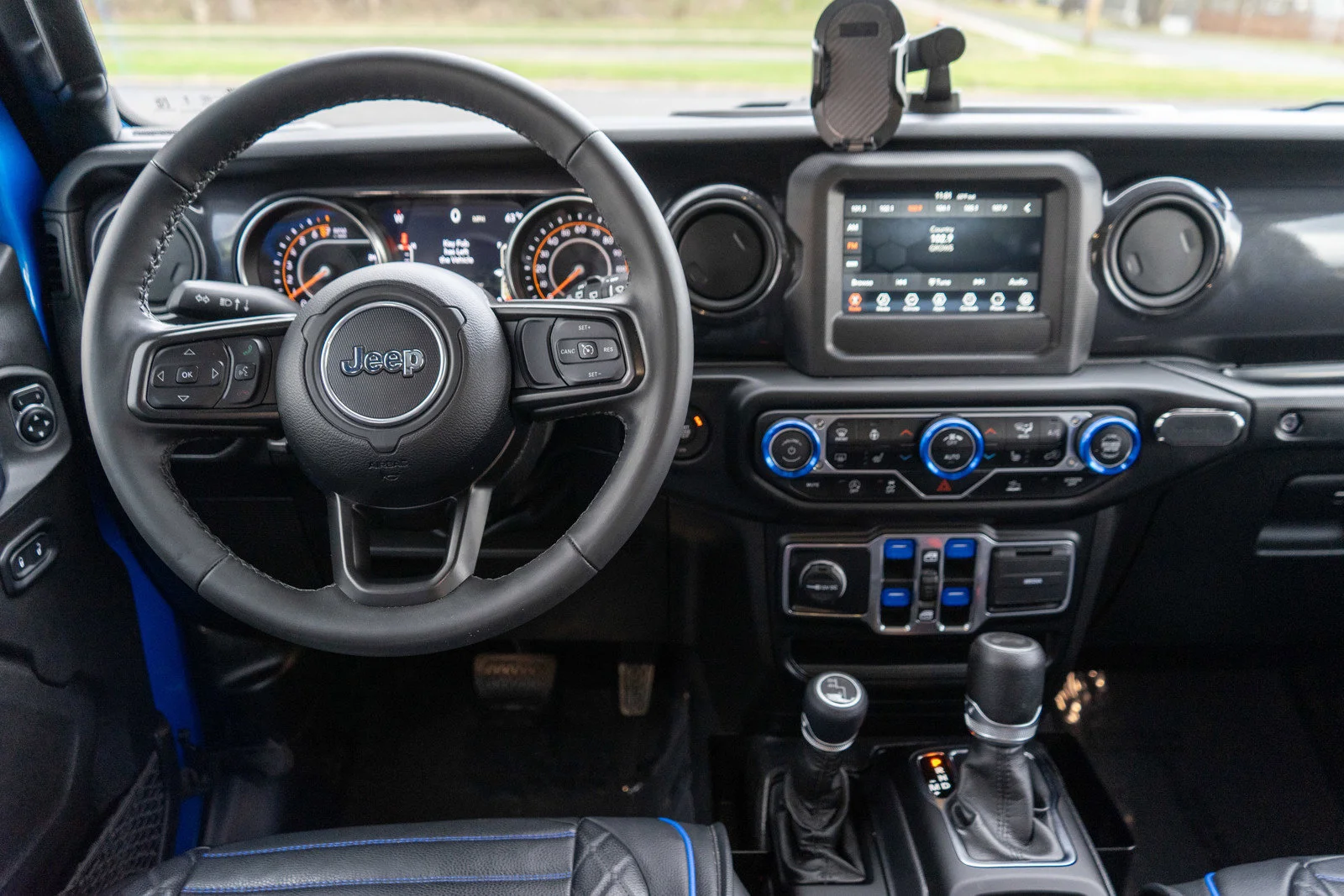 Used 2022 Hydro Blue Pearl Coat Jeep Unlimited Sport Altitude image 13