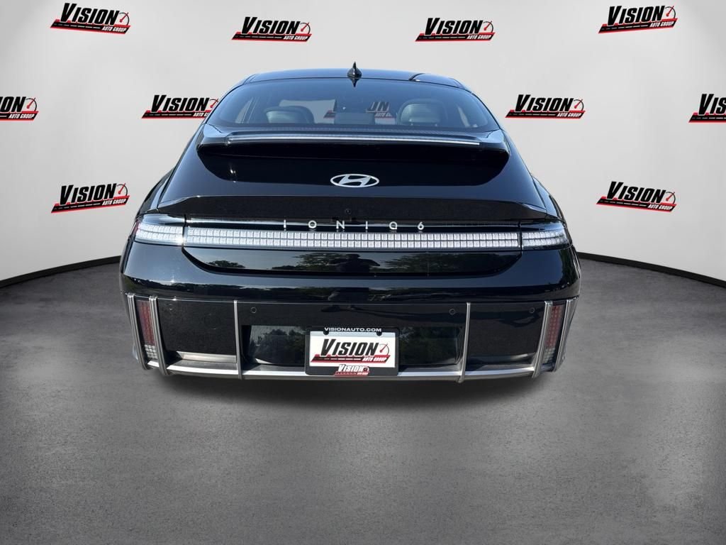 Used 2025 Black Hyundai SE image 7
