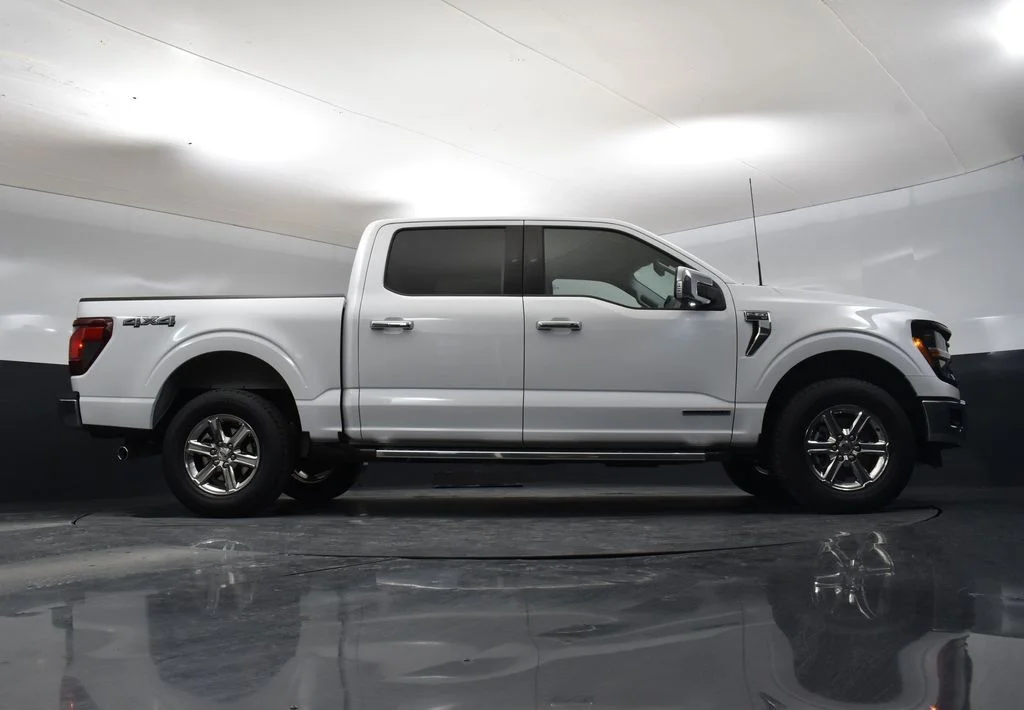 Used 2024 White Ford XLT image 13