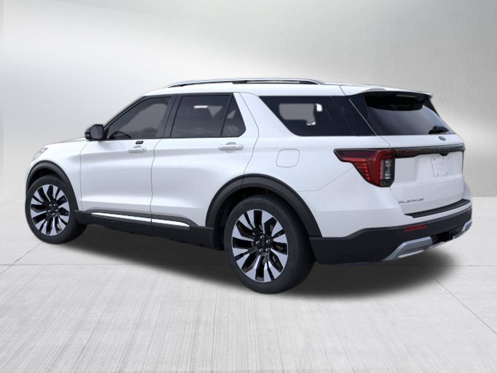 New 2026 Star White Metallic Tri-Coat Ford Platinum image 6