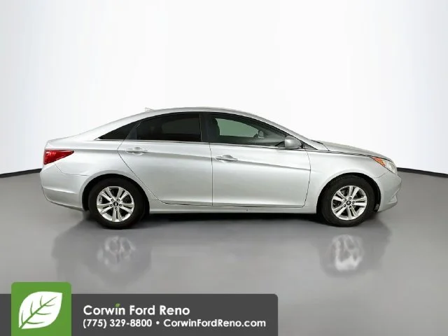 Used 2013 Radiant Silver Metallic Hyundai GLS image 10