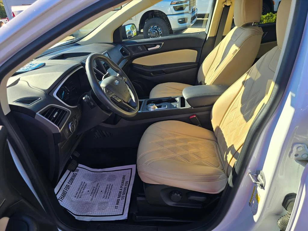 Used 2021 White Ford SE image 9