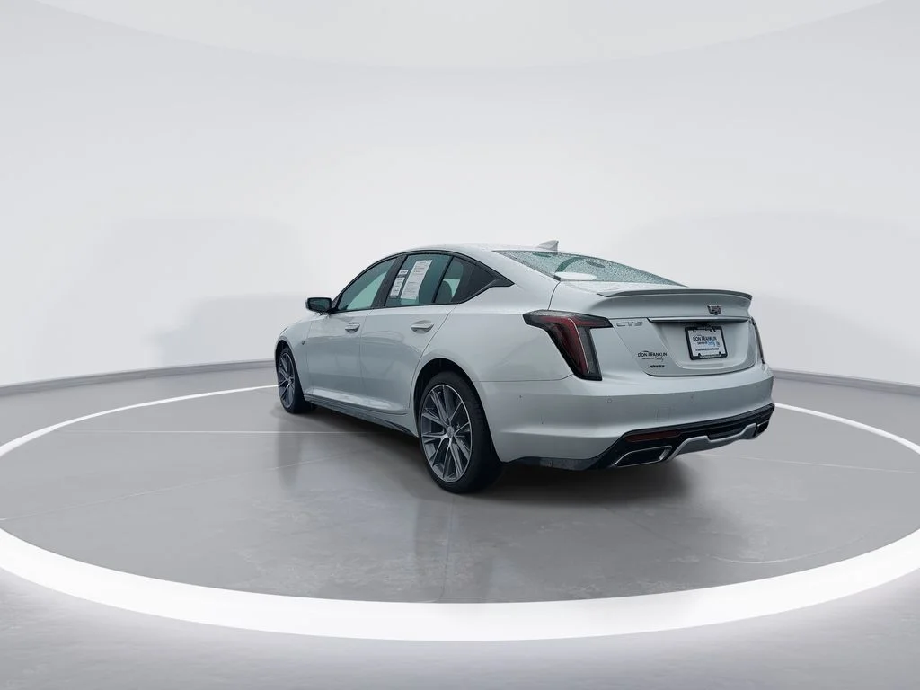 Used 2022 White Cadillac Sport image 6