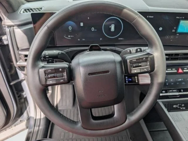 Used 2025 Gray Hyundai Calligraphy image 23