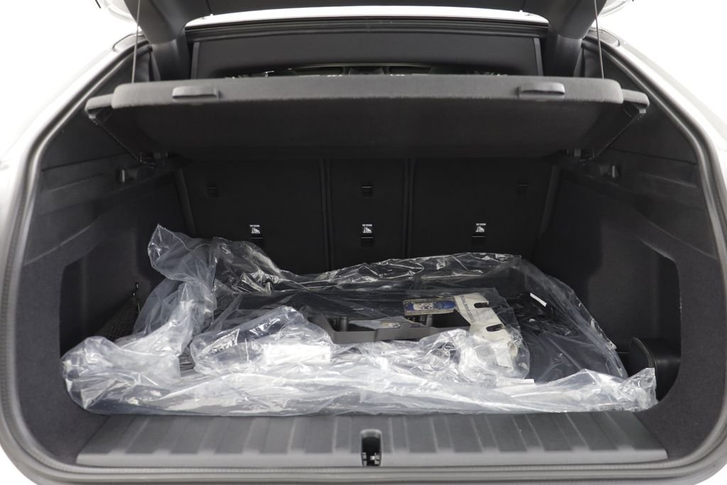 New 2026 Alpine White BMW xDrive28i image 18