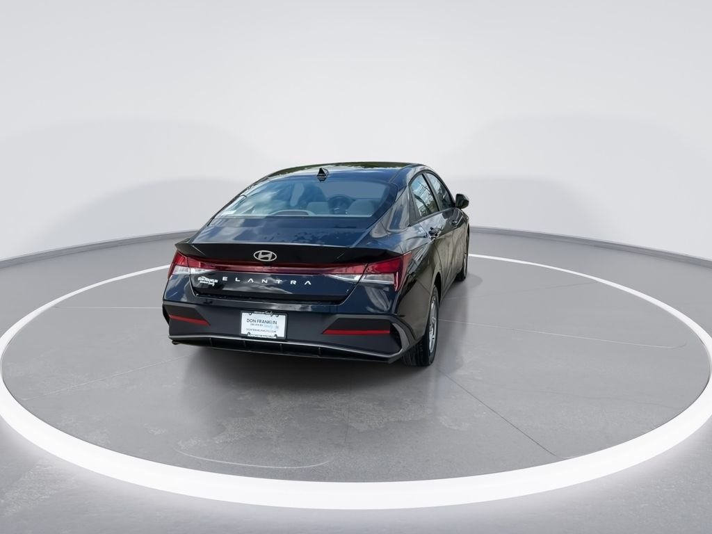 New 2026 Black Hyundai SE image 8