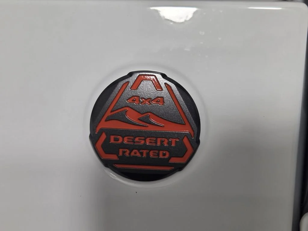 New 2026 Bright White Clear-Coat Exterior Paint Jeep Mojave X image 9