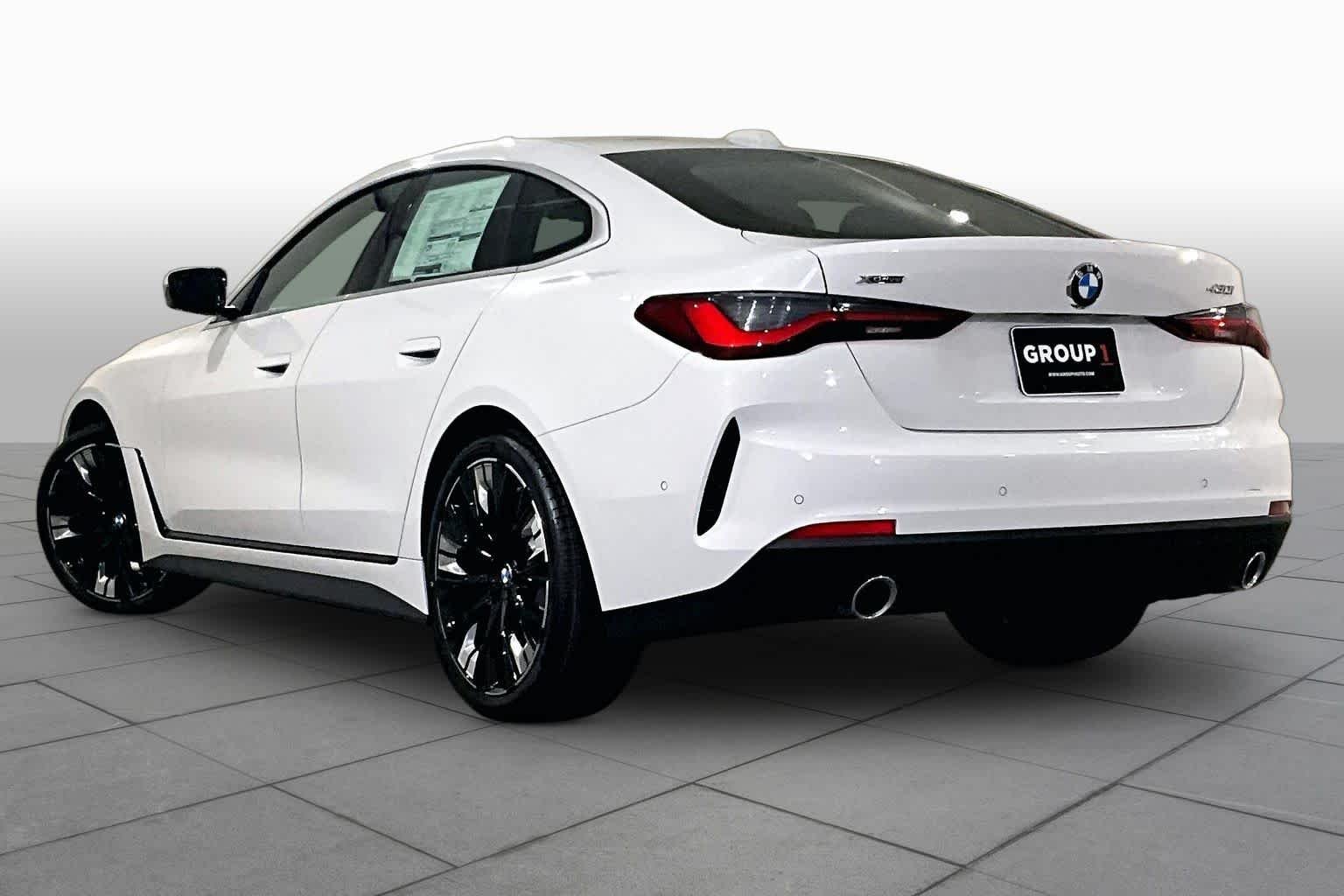 New 2026 Alpine White BMW 430i xDrive image 3