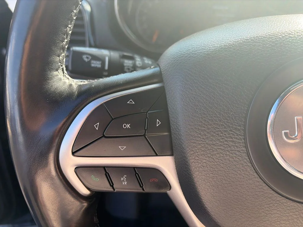 Certified Used 2020 Black Jeep Overland image 26