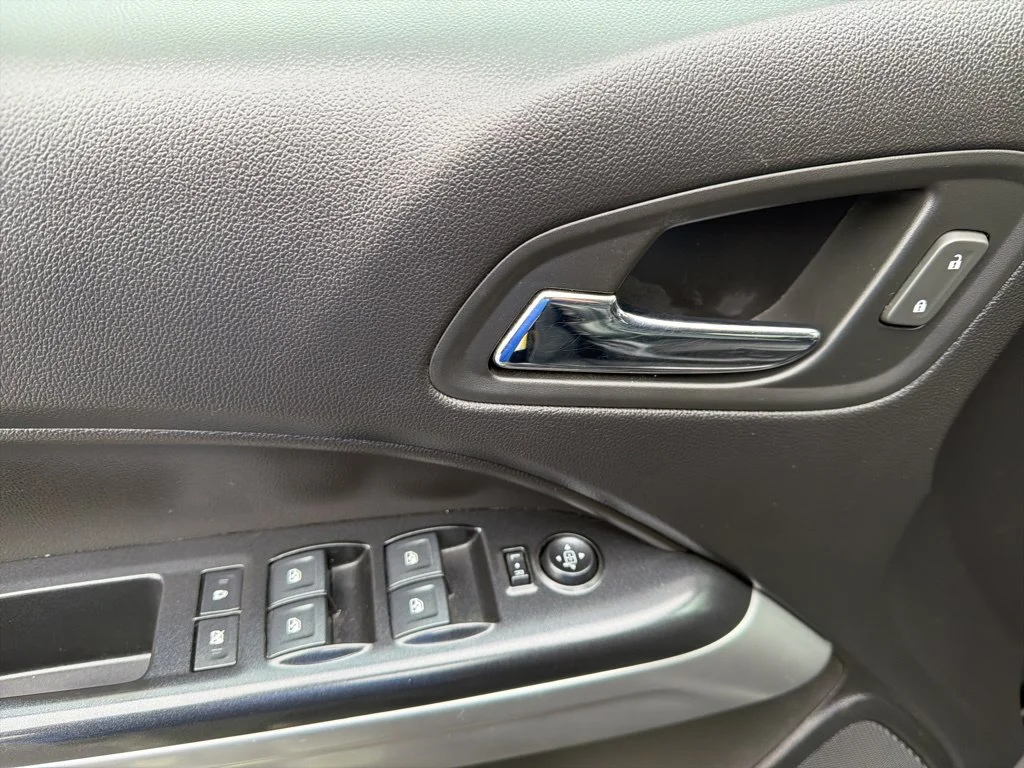 Used 2019 Black Chevrolet ZR2 image 25