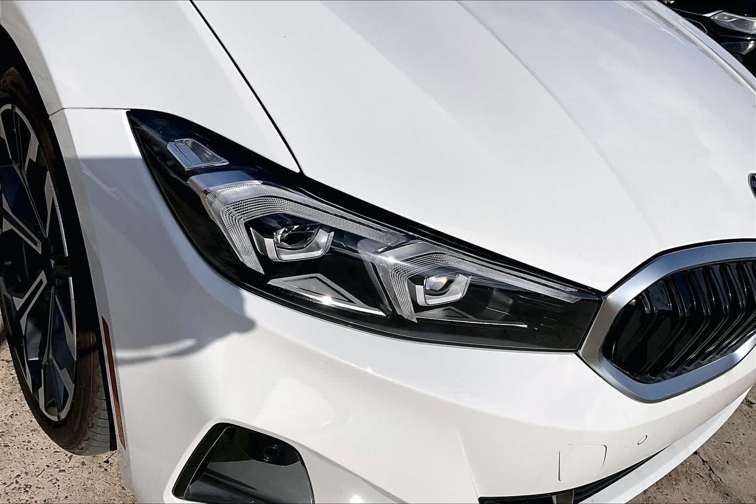 Used 2025 Alpine White BMW 330i image 14