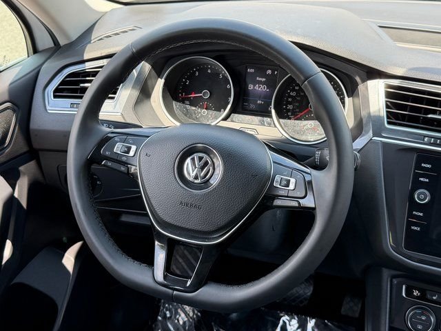 Used 2020 White Volkswagen 2.0T SE image 30