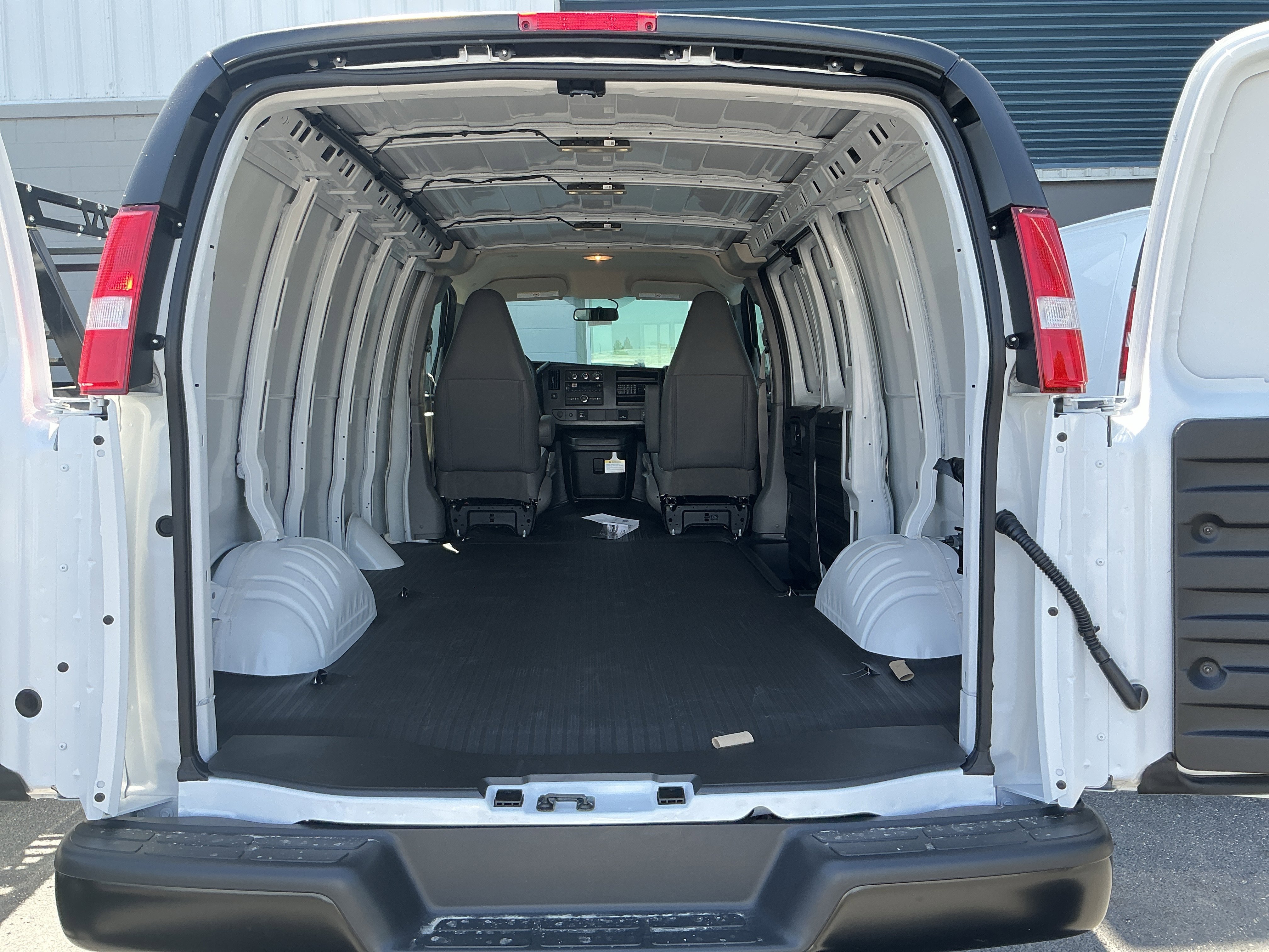 2026 Chevrolet Express Cargo Work Van - Photo 24
