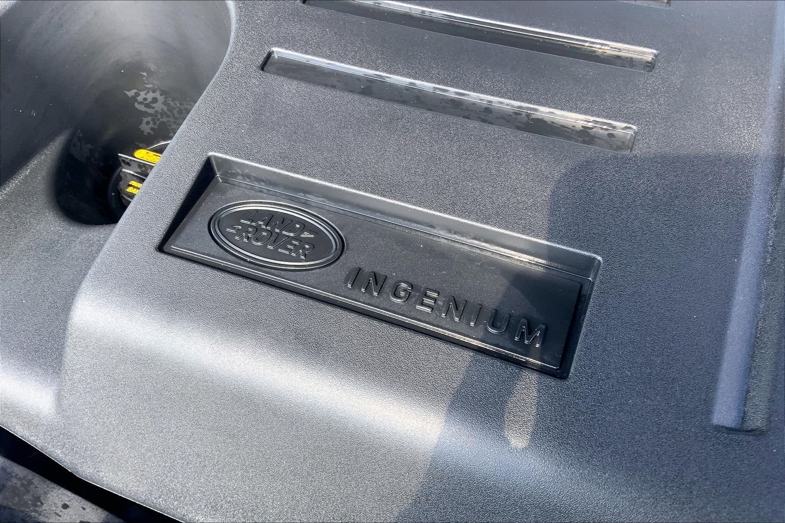 New 2026 Santorini Black LAND ROVER X-Dynamic SE image 17