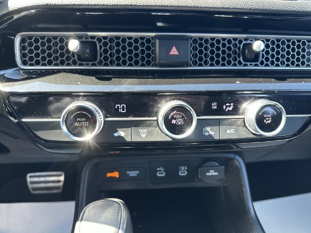Used 2025  Honda Sport image 18