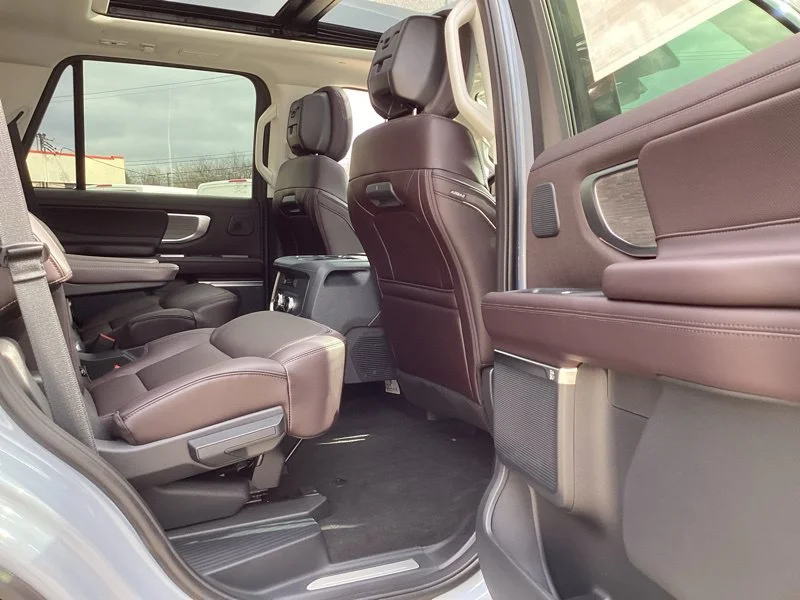 New 2026 Glacier Gray Metallic Tri-Coat Ford Platinum® image 19