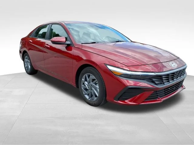 Used 2024 Red Hyundai SEL image 12